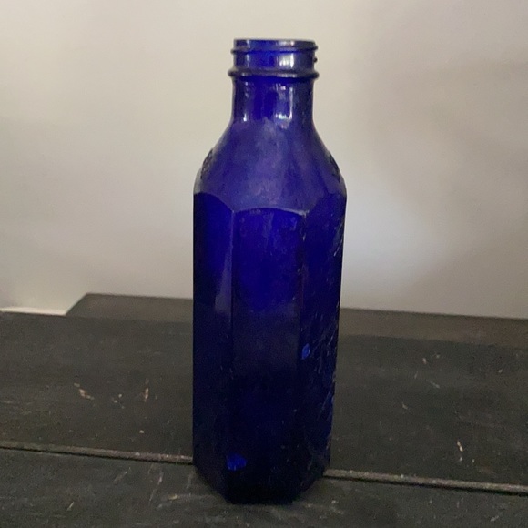 Vintage SQUIBB oval octagon shaped bottle. - Picture 2 of 11